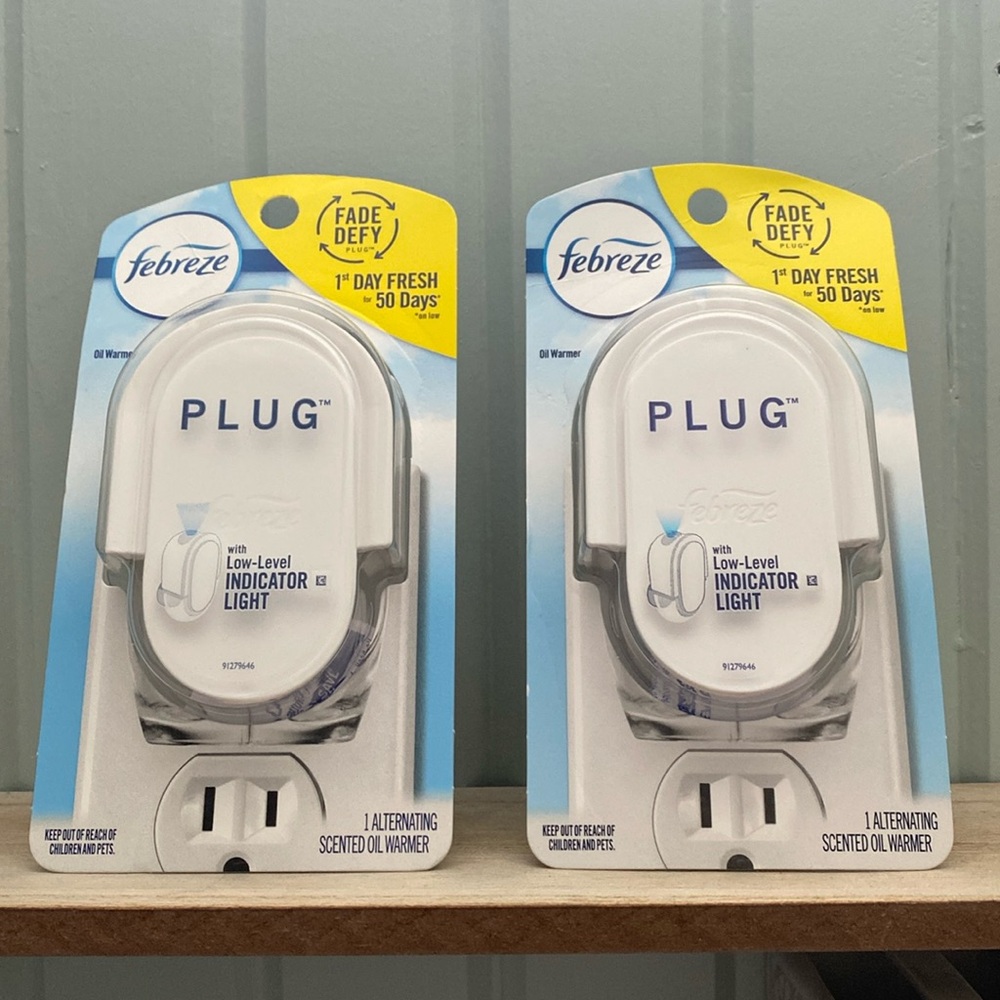 Febreze Scented Oil Warmer Plug In Set of 2 New